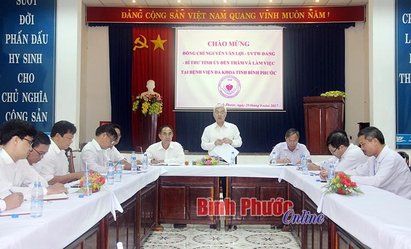 B&iacute; thư Tỉnh ủy Nguyễn Văn Lợi thăm, l&agrave;m việc tại Trường THPT chuy&ecirc;n Quang Trung v&agrave; Bệnh viện đa khoa tỉnh