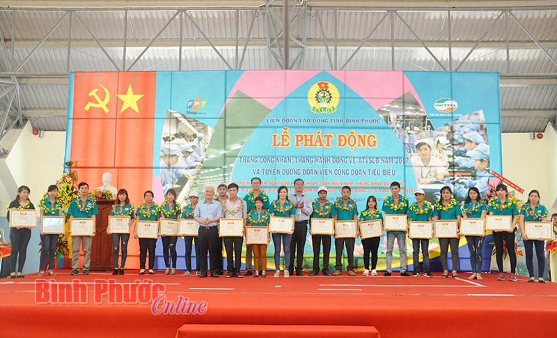 C&ocirc;ng đo&agrave;n với b&agrave;i to&aacute;n h&agrave;i h&ograve;a lợi &iacute;ch giữa lao động v&agrave; người sử dụng