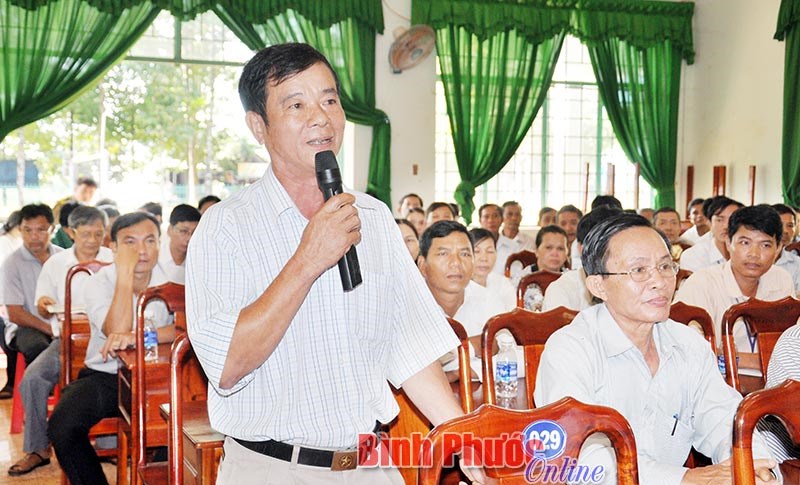 B&iacute; thư Tỉnh ủy, Trưởng đo&agrave;n Đại biểu Quốc hội tỉnh tiếp x&uacute;c cử tri Hớn Quản v&agrave; Chơn Th&agrave;nh