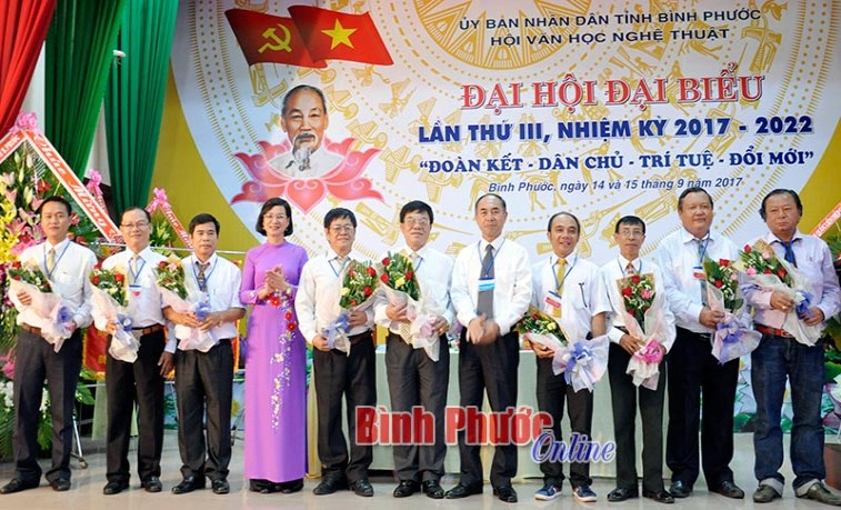 &Ocirc;ng L&ecirc; Văn Quang được bầu giữ chức Chủ tịch Hội Văn học nghệ thuật tỉnh B&igrave;nh Phước