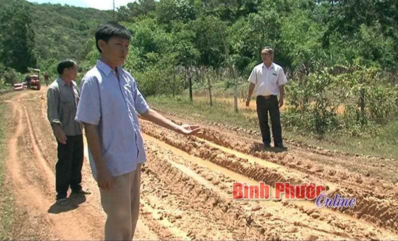 Người dân Đăng Hà khổ vì đường xuống cấp nặng