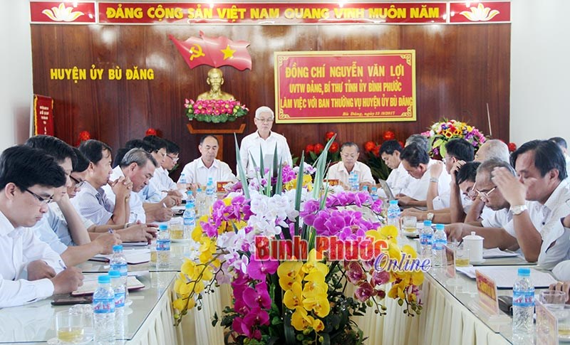 Đồng ch&iacute; B&iacute; thư Tỉnh ủy l&agrave;m việc với Ban Thường vụ Huyện ủy B&ugrave; Đăng