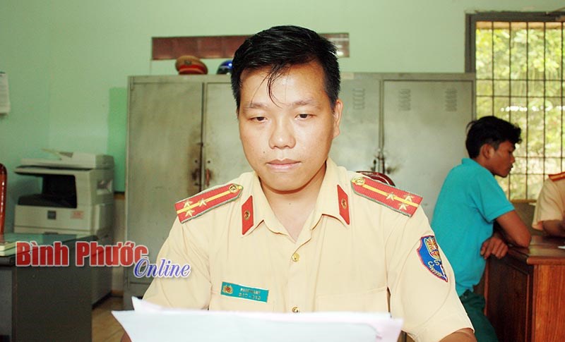 Thượng &uacute;y Phạm Mạnh: Kh&ocirc;ng ngừng nghi&ecirc;n cứu, cải tiến để phục vụ nh&acirc;n d&acirc;n