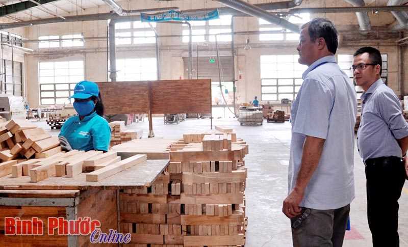 Giám sát về thực hiện pháp luật lao động trong doanh nghiệp