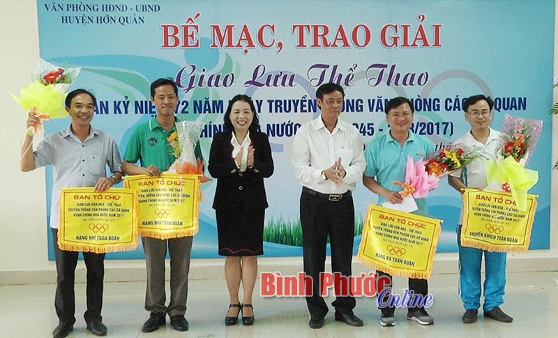 Giao lưu nh&acirc;n Ng&agrave;y truyền thống văn ph&ograve;ng c&aacute;c cơ quan h&agrave;nh ch&iacute;nh nh&agrave; nước