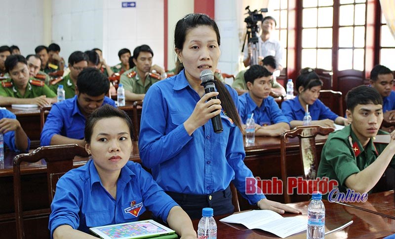 Hằng năm, bộ trưởng, chủ tịch tỉnh phải đối thoại với thanh niên