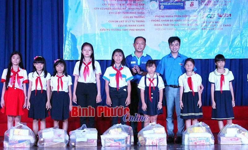 Hành trình xe đạp - kết nối yêu thương