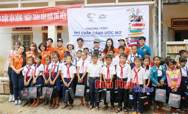 18.746 học sinh, giáo viên nghèo được tương trợ