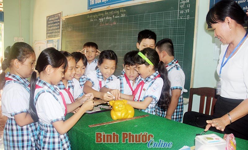 Học v&agrave; l&agrave;m theo B&aacute;c ở những ng&ocirc;i trường v&ugrave;ng s&acirc;u