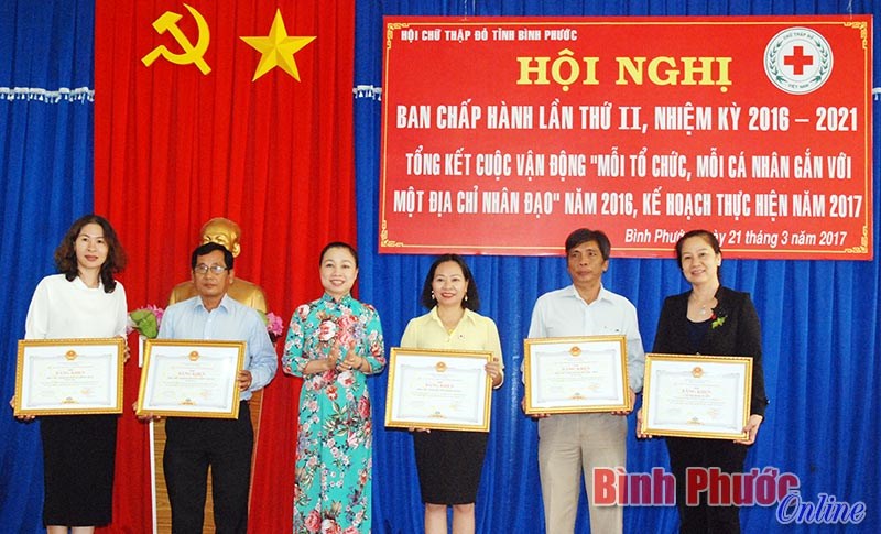 Bước tiến quan trọng trong x&acirc;y dựng, chỉnh đốn Đảng