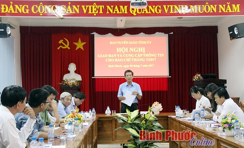 Hội nghị giao ban v&agrave; cung cấp th&ocirc;ng tin cho b&aacute;o ch&iacute; th&aacute;ng 7-2017