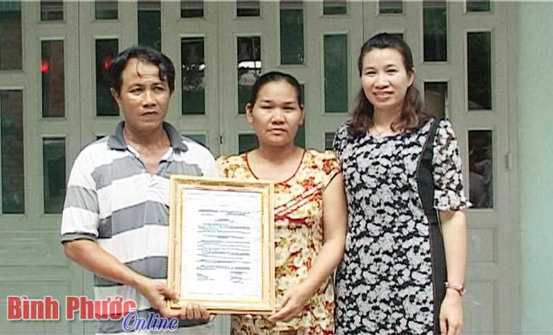 Hội Nông dân tỉnh trao nhà tình thương