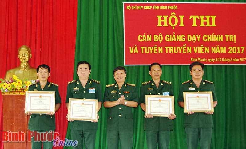 Hội thi c&aacute;n bộ ch&iacute;nh trị: 100% đạt kh&aacute;, giỏi