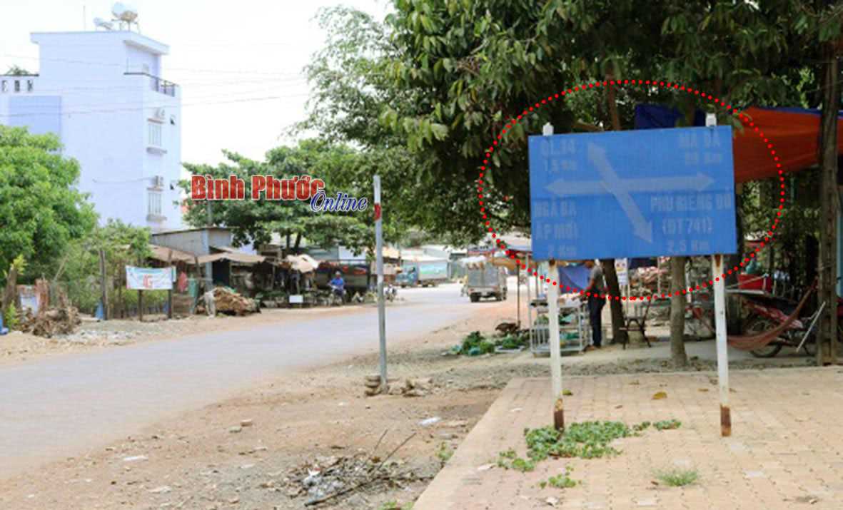 Chưa khắc phục 2 biển chỉ đường