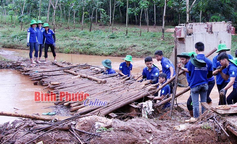 Ấn tượng áo xanh tình nguyện