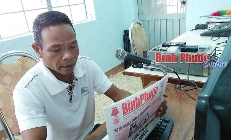 Phát thanh viên Điểu Mil tận tâm với công việc