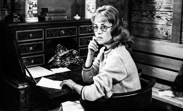 Huyền thoại điện ảnh gợi cảm Ph&aacute;p Jeanne Moreau qua đời ở tuổi 89