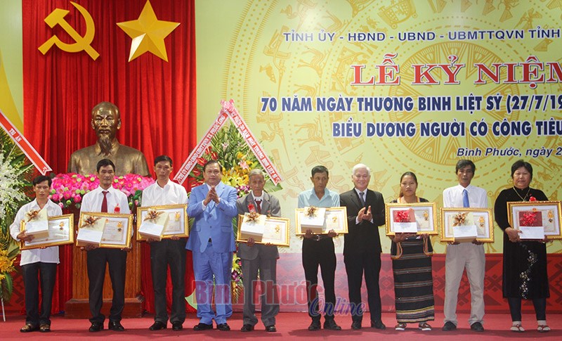 Long trọng kỷ niệm 70 năm Ng&agrave;y Thương binh - Liệt sĩ