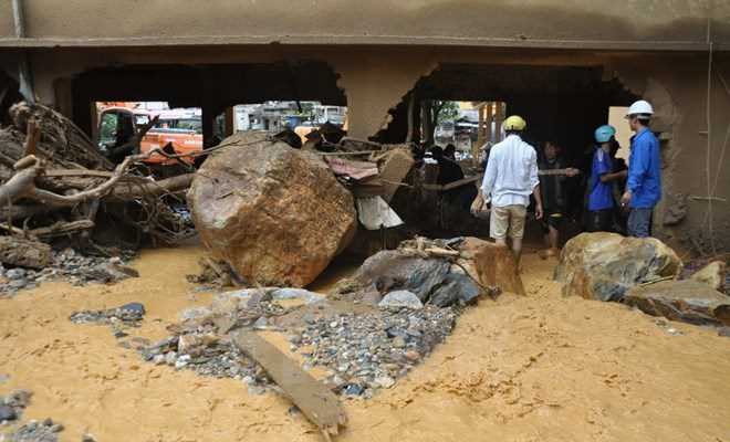 Thủ tướng L&agrave;o gửi điện thăm hỏi t&igrave;nh h&igrave;nh mưa lũ tại Việt Nam