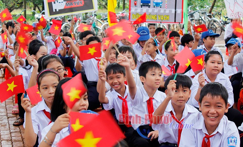 Năm 2030, học sinh THCS sẽ được miễn học phí
