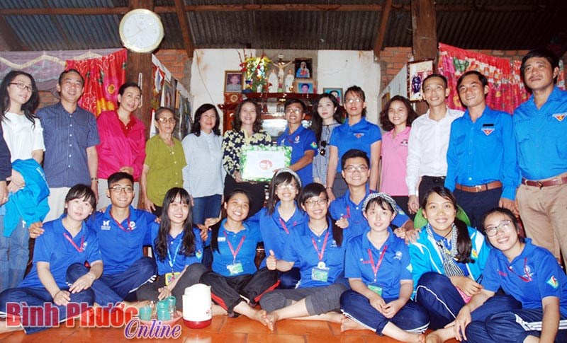 Những bước chân không mỏi - Bài 1