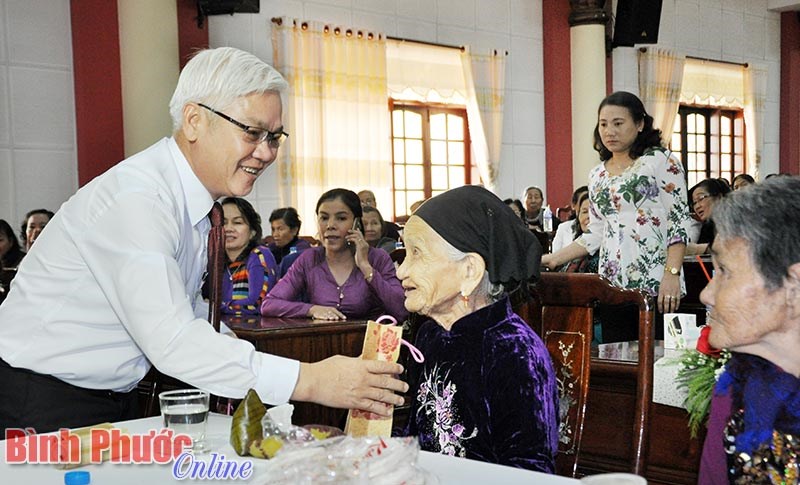 Những người mẹ đi qua chiến tranh