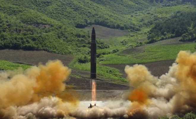 Tên lửa Triều Tiên vỡ làm 3 mảnh, Hàn Quốc triệu tập phiên họp khẩn