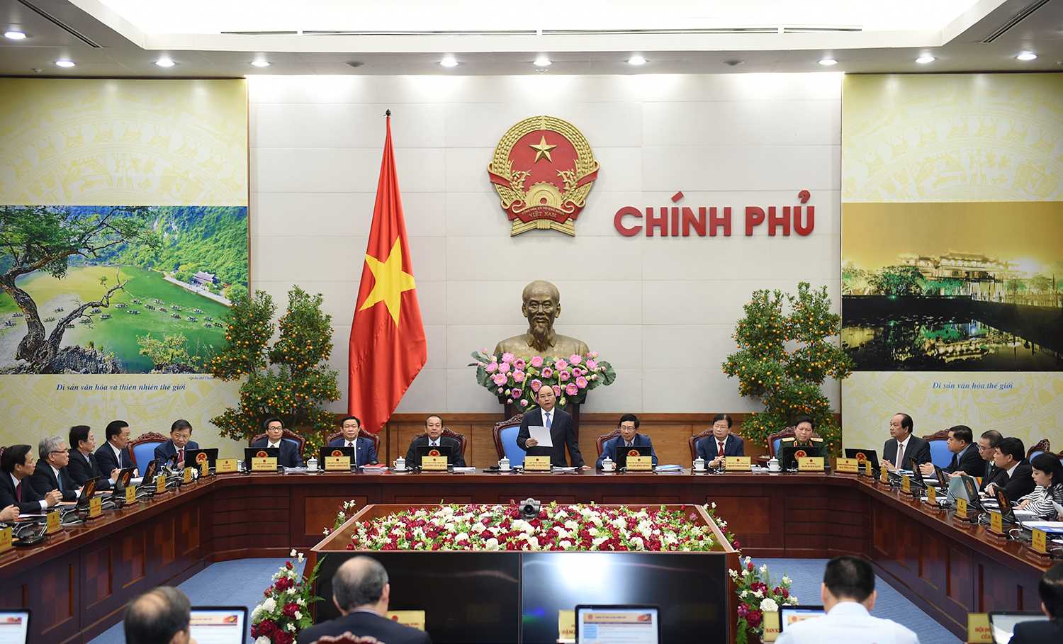 4 Nghị quyết của Ch&iacute;nh phủ v&agrave; cuộc chiến chờ c&aacute;c Bộ trưởng