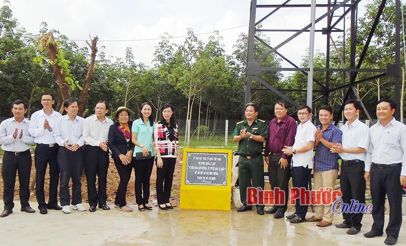Nước sạch về với đồng bào biên giới Thạnh Phú