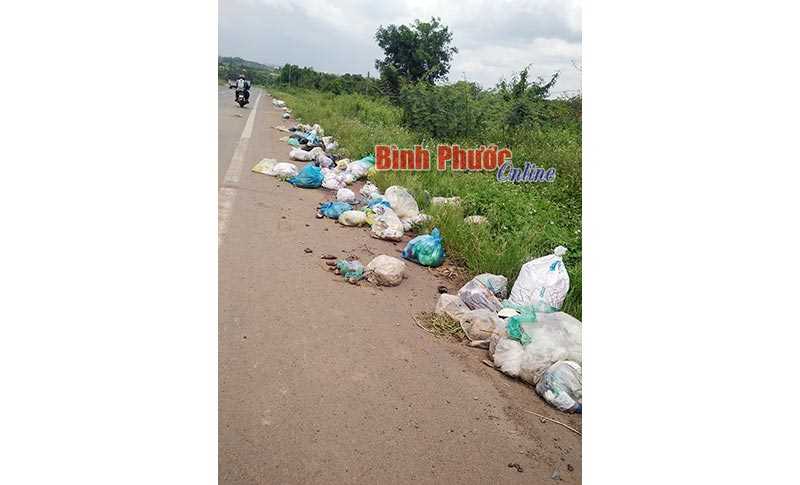 R&aacute;c &ldquo;tr&agrave;n&rdquo; ra quốc lộ