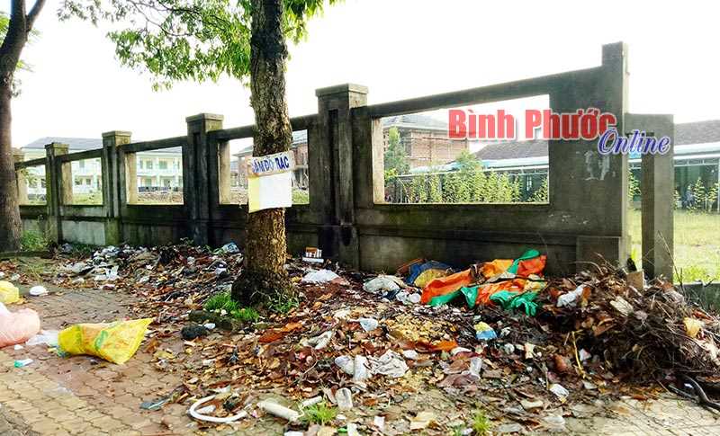 Trả lại m&ocirc;i trường cho học sinh