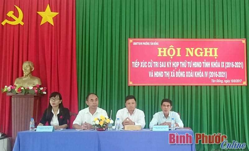 Ph&oacute; chủ tịch UBND tỉnh Nguyễn Tiến Dũng tiếp x&uacute;c cử tri phường T&acirc;n Đồng