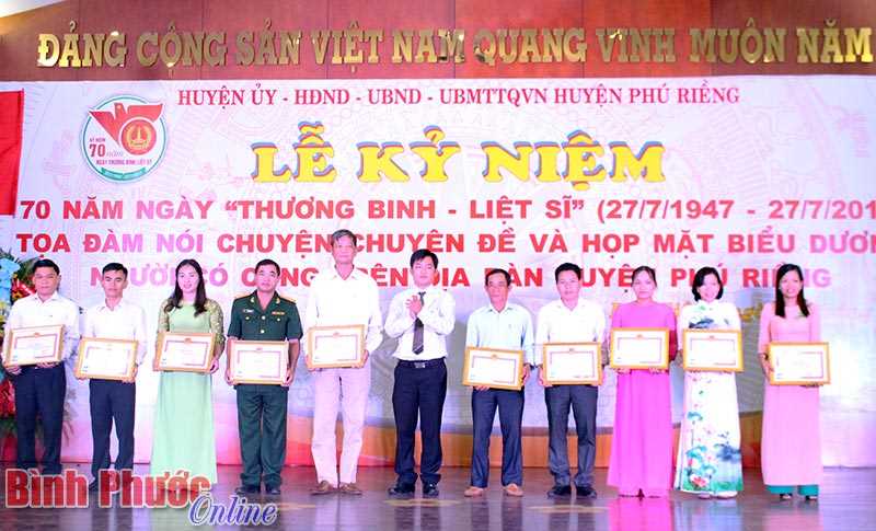 Ph&uacute; Riềng tổ chức kỷ niệm 70 năm Ng&agrave;y Thương binh - Liệt sĩ