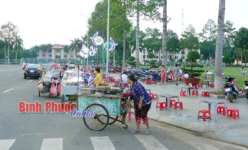 C&oacute; hay kh&ocirc;ng đầu gấu bảo k&ecirc; tại Quảng trường 23-3?