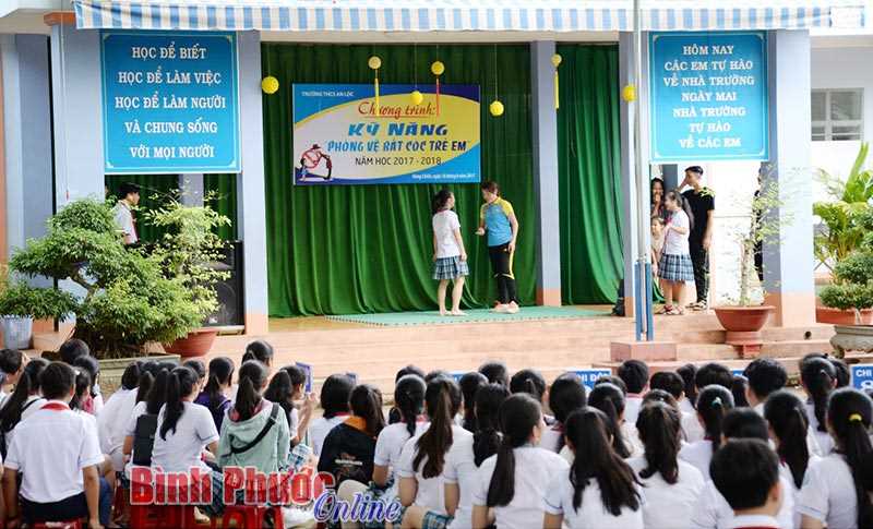 Rèn kỹ năng phòng vệ bắt cóc trẻ em