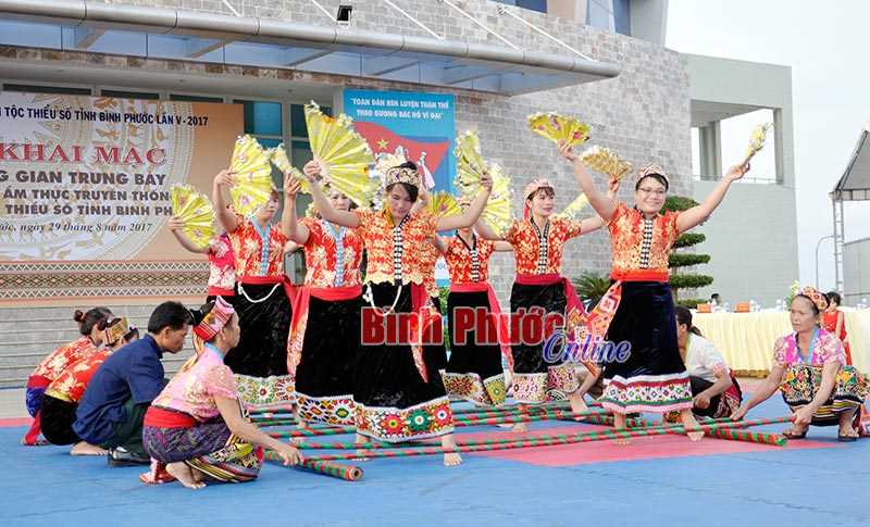 Sôi nổi liên hoan văn hóa - thể thao các DTTS