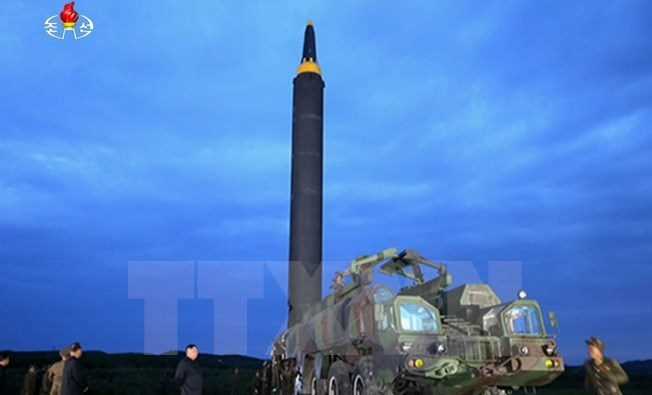 Triều Tiên đang di chuyển tên lửa ICBM về phía bờ biển phía Tây