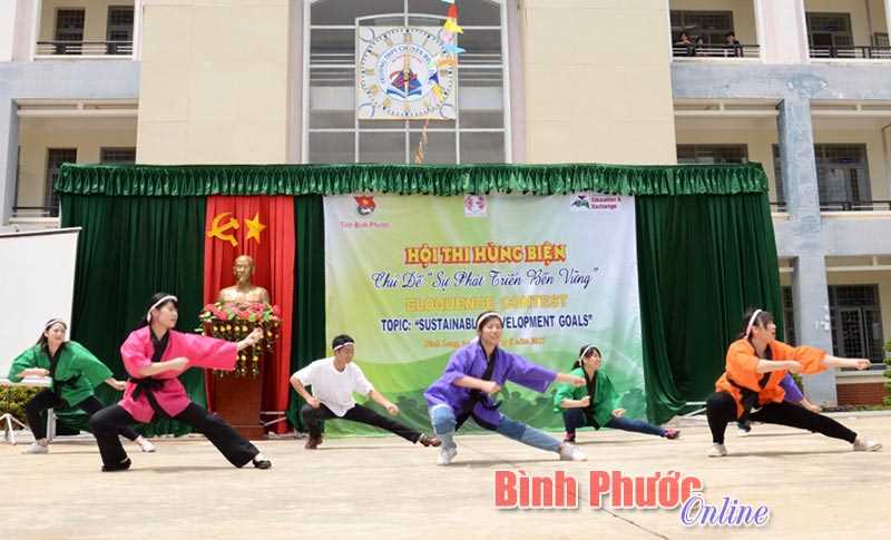 Đo&agrave;n thanh ni&ecirc;n Việt - Nhật giao lưu với c&aacute;c trường chuy&ecirc;n