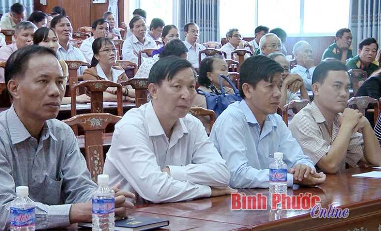 Thị ủy Đồng Xo&agrave;i th&ocirc;ng tin thời sự lần IV/2017