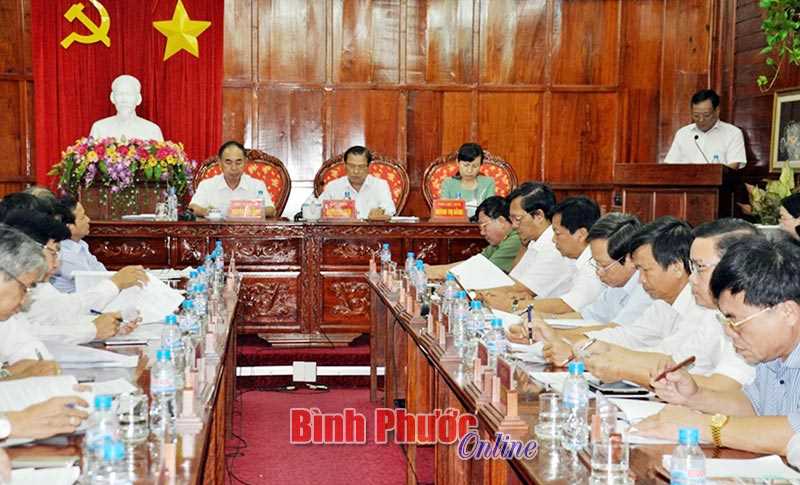 Th&ocirc;ng qua kế hoạch thực hiện Nghị quyết Trung ương 5