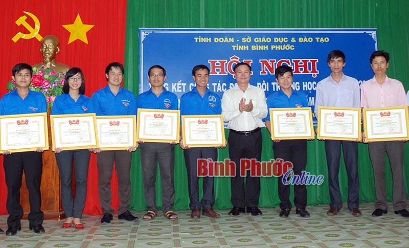 Tổng kết c&ocirc;ng t&aacute;c đo&agrave;n, đội khối trường học