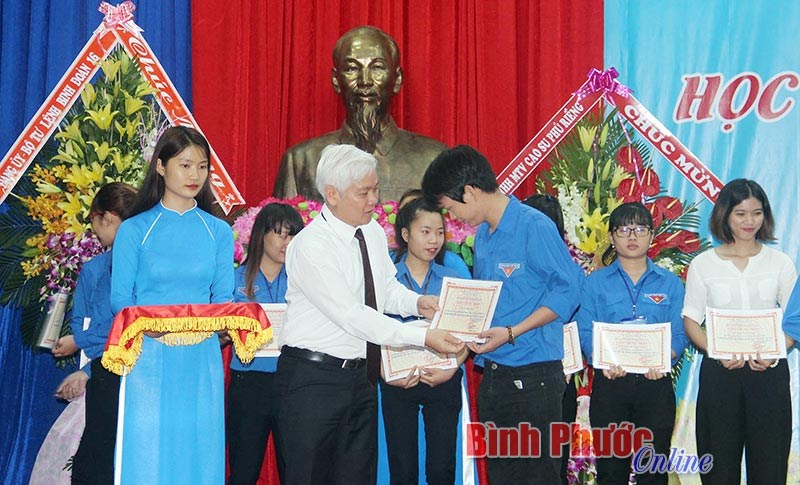 520 học sinh, sinh viên được tiếp bước đến trường