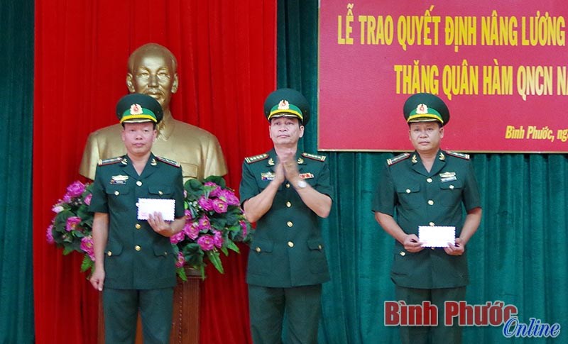 133 qu&acirc;n nh&acirc;n được n&acirc;ng lương, thăng qu&acirc;n h&agrave;m