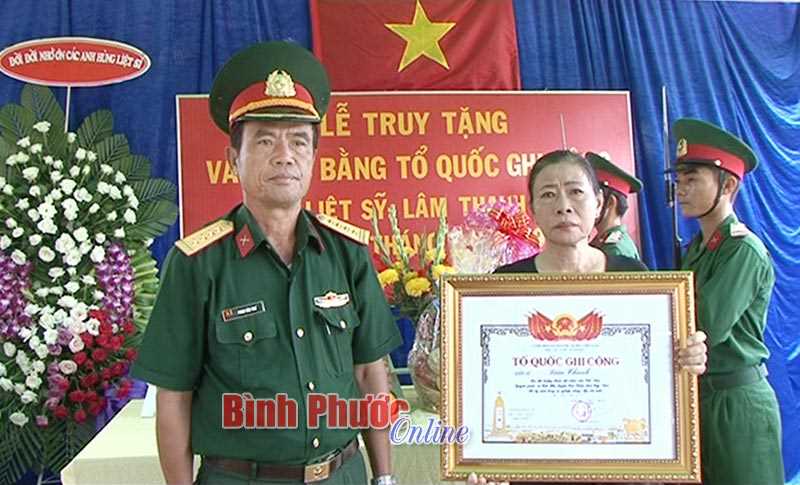 Truy tặng v&agrave; trao bằng Tổ quốc ghi c&ocirc;ng liệt sĩ L&acirc;m Thanh