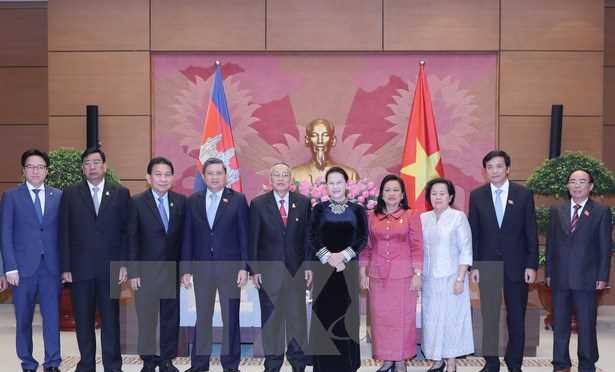 Chủ tịch Quốc hội tiếp Ph&oacute; Chủ tịch thứ nhất Thượng viện Campuchia