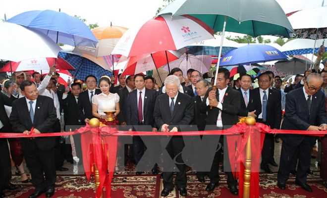 Tổng B&iacute; thư dự lễ kh&aacute;nh th&agrave;nh Đ&agrave;i Hữu nghị Việt Nam-Campuchia