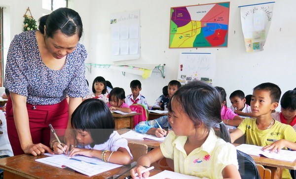 Bộ Giáo dục và Đào tạo đề nghị không thu các khoản ngoài học phí