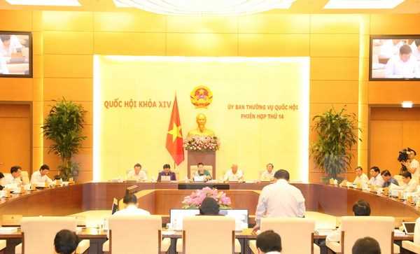Ph&acirc;n c&ocirc;ng chuẩn bị phi&ecirc;n họp của Ủy ban Thường vụ Quốc hội