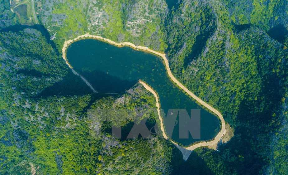 Sững sờ trước vẻ đẹp hoang sơ của "Tuyệt tình cốc" Động Am Tiên