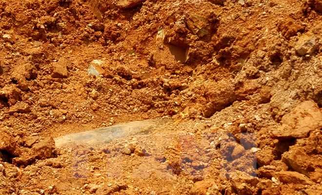 Thanh Hóa: Phát hiện quả bom dài hơn 1m có thể phát nổ bất cứ lúc nào